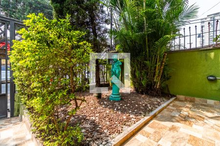 Casa à venda com 240m², 3 quartos e 5 vagas Casa à venda com 240m², 3 quartos e 5 vagasJardim