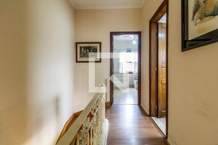 Casa à venda com 240m², 3 quartos e 5 vagas Casa à venda com 240m², 3 quartos e 5 vagasCorredor