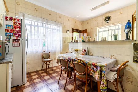 Casa à venda com 240m², 3 quartos e 5 vagas Casa à venda com 240m², 3 quartos e 5 vagasCozinha