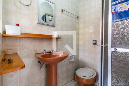 Casa à venda com 240m², 3 quartos e 5 vagas Casa à venda com 240m², 3 quartos e 5 vagasBanheiro de Serviço