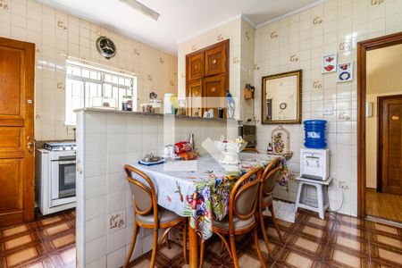 Casa à venda com 240m², 3 quartos e 5 vagas Casa à venda com 240m², 3 quartos e 5 vagasCozinha