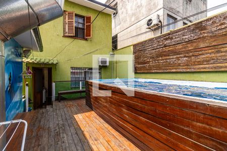 Casa à venda com 240m², 3 quartos e 5 vagas Casa à venda com 240m², 3 quartos e 5 vagasQuintal