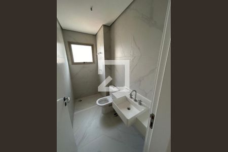 Apartamento à venda com 222m², 5 quartos e 5 vagasBanheiro da Suíte 2