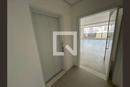 Apartamento à venda com 222m², 5 quartos e 5 vagasHall de entrada