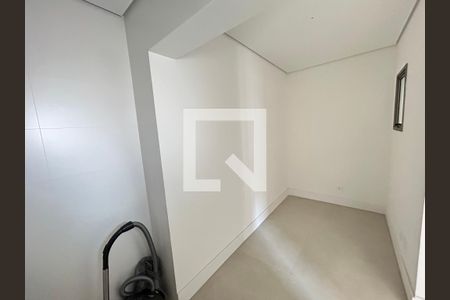 Apartamento à venda com 222m², 5 quartos e 5 vagasSuíte 1