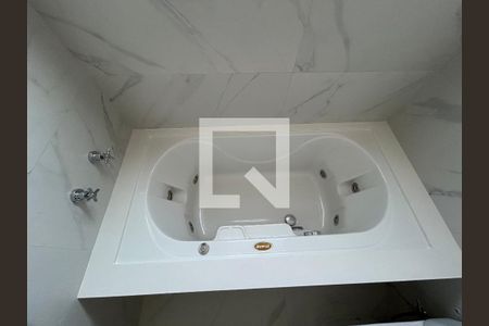 Apartamento à venda com 222m², 5 quartos e 5 vagasBanheiro da Suíte 2