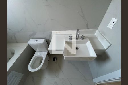 Apartamento à venda com 222m², 5 quartos e 5 vagasBanheiro da Suíte 2