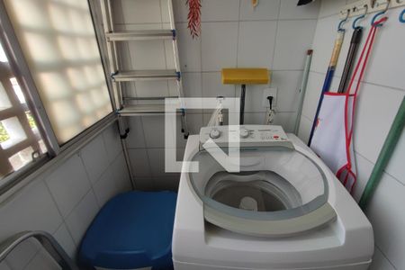 Apartamento à venda com 74m², 3 quartos e 1 vagaÁrea de Serviço