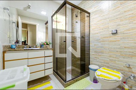 Casa de condomínio à venda com 370m², 5 quartos e 3 vagas Casa de condomínio à venda com 370m², 5 quartos e 3 vagasQuarto 2