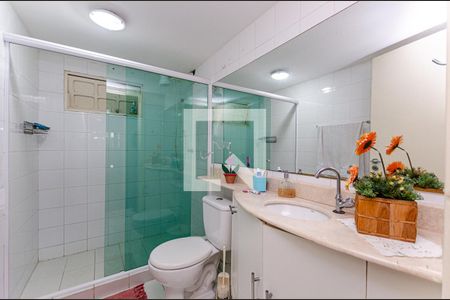 Casa de condomínio à venda com 370m², 5 quartos e 3 vagas Casa de condomínio à venda com 370m², 5 quartos e 3 vagasEdícula