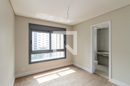 Apartamento à venda com 344m², 4 quartos e 5 vagasQuarto 4 - Suíte