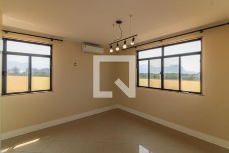 Suíte de apartamento à venda com 3 quartos, 376m² em Recreio dos Bandeirantes, Rio de Janeiro
