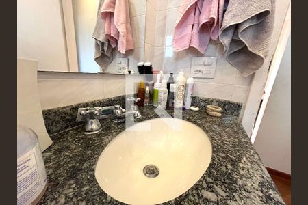Apartamento à venda com 100m², 3 quartos e 2 vagas Apartamento à venda com 100m², 3 quartos e 2 vagasBanheiro