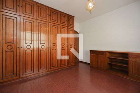 Casa à venda com 300m², 5 quartos e 4 vagasQuarto 1