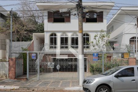 Casa à venda com 300m², 5 quartos e 4 vagasFachada e plaquinha