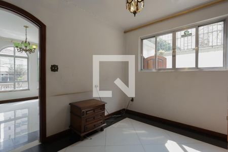 Casa à venda com 300m², 5 quartos e 4 vagasEscritório