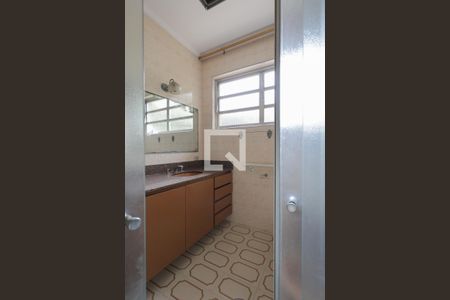 Casa à venda com 300m², 5 quartos e 4 vagasBanheiro da Suíte 2