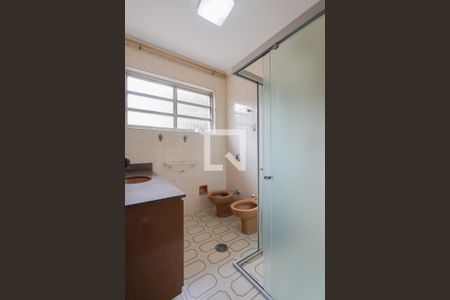 Casa à venda com 300m², 5 quartos e 4 vagasBanheiro da Suíte 2