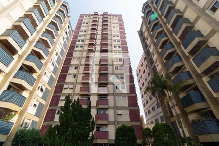 Apartamento à venda com 96m², 3 quartos e 1 vaga Apartamento à venda com 96m², 3 quartos e 1 vagaFachada