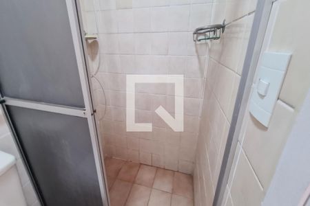 Banheiro de serviço de apartamento para alugar com 3 quartos, 101m² em Vila Ivone, São Paulo