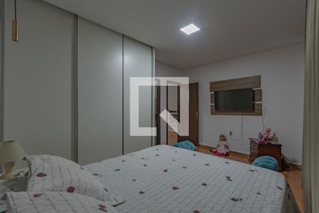 Casa à venda com 245m², 4 quartos e 4 vagas Casa à venda com 245m², 4 quartos e 4 vagasSuíte 1