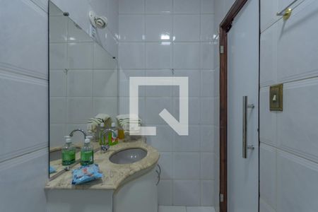 Casa à venda com 245m², 4 quartos e 4 vagas Casa à venda com 245m², 4 quartos e 4 vagasBanheiro Suíte 2