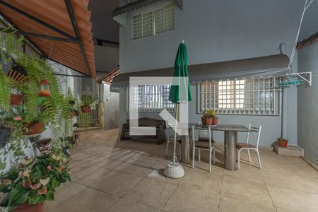 Casa à venda com 245m², 4 quartos e 4 vagas Casa à venda com 245m², 4 quartos e 4 vagasÁrea Externa - Quintal