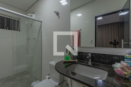 Casa à venda com 245m², 4 quartos e 4 vagas Casa à venda com 245m², 4 quartos e 4 vagasBanheiro Suíte 1