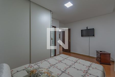 Casa à venda com 245m², 4 quartos e 4 vagas Casa à venda com 245m², 4 quartos e 4 vagasSuíte 2