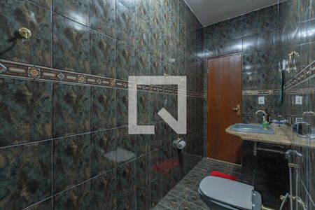 Casa à venda com 245m², 4 quartos e 4 vagas Casa à venda com 245m², 4 quartos e 4 vagasBanheiro Social 1