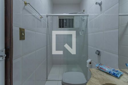 Casa à venda com 245m², 4 quartos e 4 vagas Casa à venda com 245m², 4 quartos e 4 vagasBanheiro Suíte 2