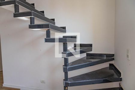 Apartamento para alugar com 110m², 2 quartos e 2 vagas Apartamento para alugar com 110m², 2 quartos e 2 vagasEscada