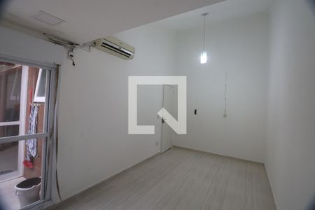 Casa de condomínio à venda com 96m², 3 quartos e 2 vagasSuíte