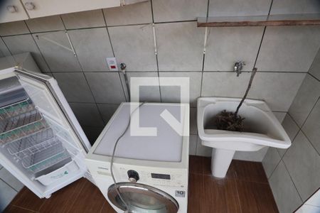 Casa de condomínio à venda com 96m², 3 quartos e 2 vagasÁrea de Serviço