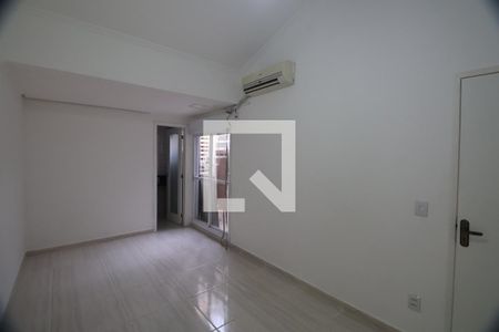 Casa de condomínio à venda com 96m², 3 quartos e 2 vagasSuíte