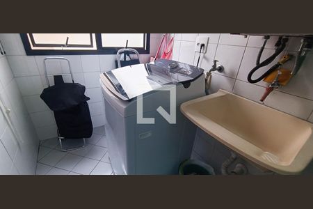 Apartamento à venda com 71m², 3 quartos e 1 vagaÁrea de Serviço