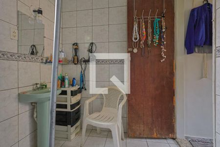 Casa à venda com 400m², 3 quartos e 6 vagasBanheiro da Suíte 2