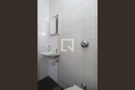 Casa à venda com 1000m², 5 quartos e 10 vagasBanheiro de Serviço