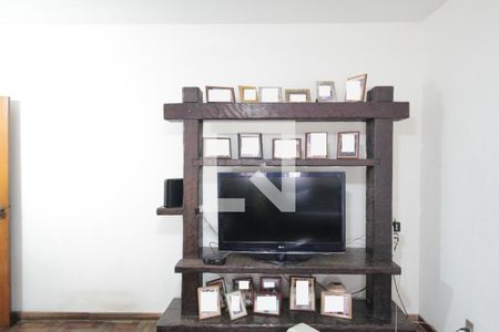 Casa à venda com 1000m², 5 quartos e 10 vagasSala de TV