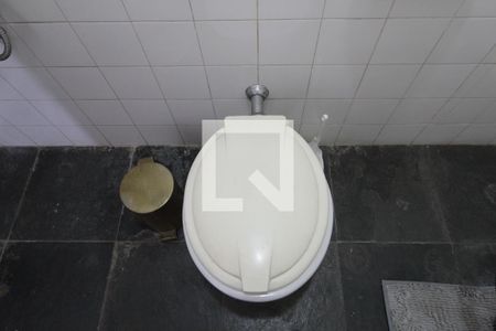 Casa à venda com 1000m², 5 quartos e 10 vagasBanheiro de Serviço