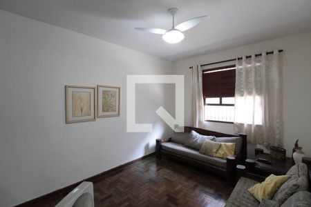 Casa à venda com 1000m², 5 quartos e 10 vagasSala de TV