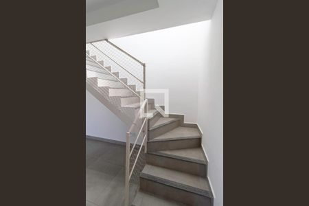 Apartamento à venda com 160m², 3 quartos e 2 vagasEscada