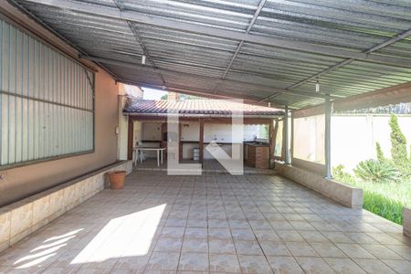 Casa à venda com 250m², 3 quartos e 7 vagasÁrea comum - Salão de festas