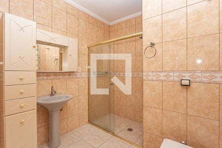 Casa à venda com 250m², 3 quartos e 7 vagasBanheiro da Suíte 2