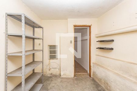 Casa à venda com 250m², 3 quartos e 7 vagasPorão