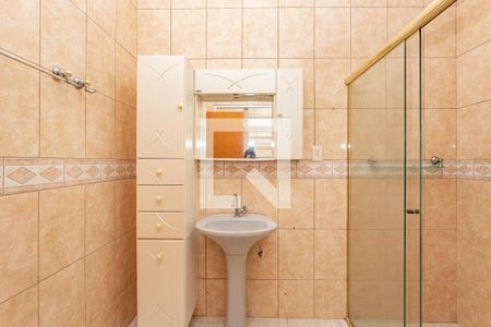 Casa à venda com 250m², 3 quartos e 7 vagasBanheiro da Suíte 2