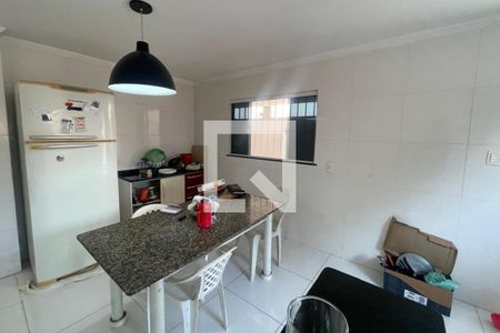 Casa para alugar com 120m², 2 quartos e 2 vagasCozinha