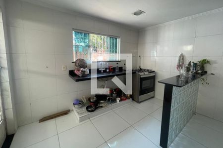 Casa para alugar com 120m², 2 quartos e 2 vagasCozinha
