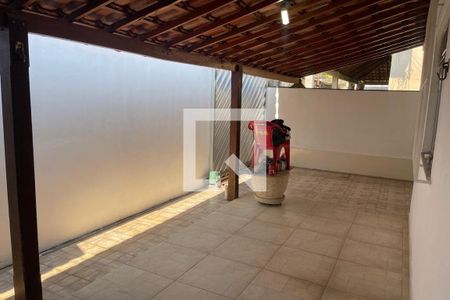Varanda de casa para alugar com 2 quartos, 120m² em Santo Antonio, Duque de Caxias