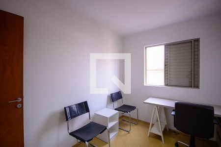 Quarto 1 de apartamento para alugar com 3 quartos, 70m² em Vila Firmiano Pinto, São Paulo